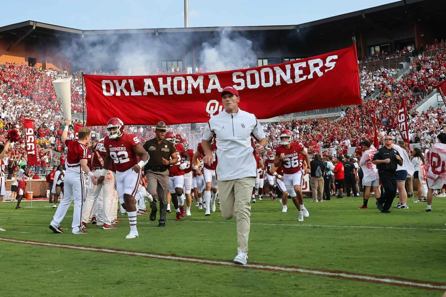 Oklahoma, SMU schedule football series for 2023, 2027