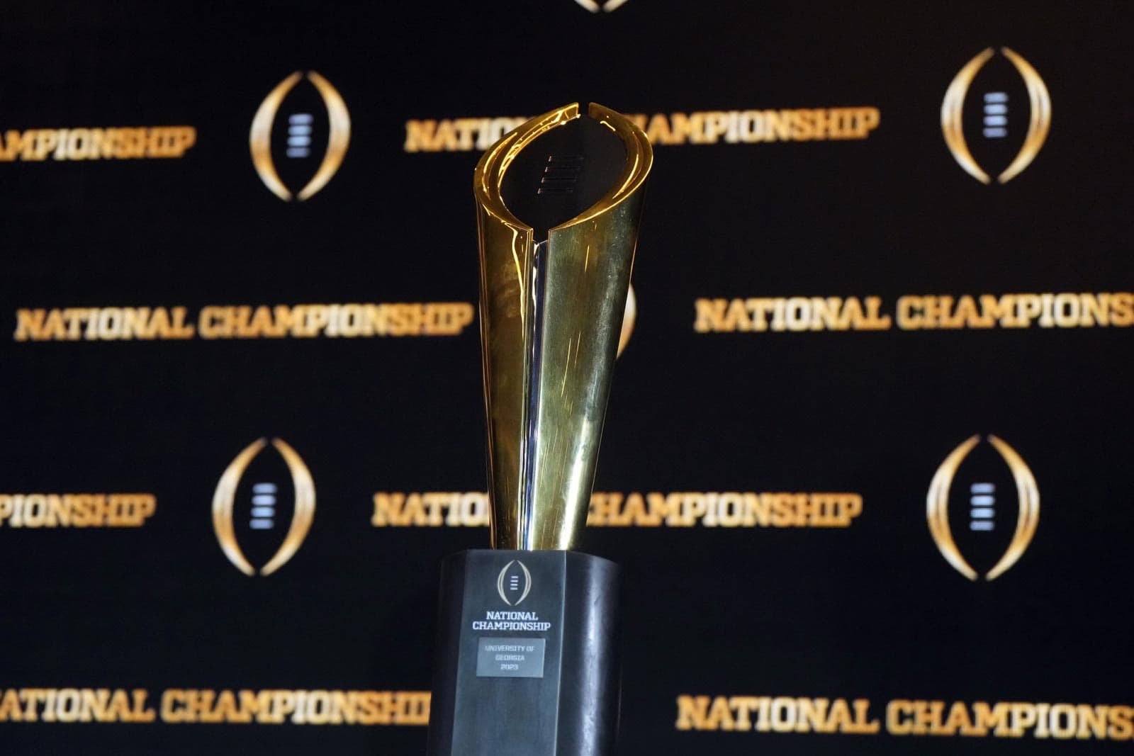 College football bowl schedule: Matchups finalized for 2023-24 season