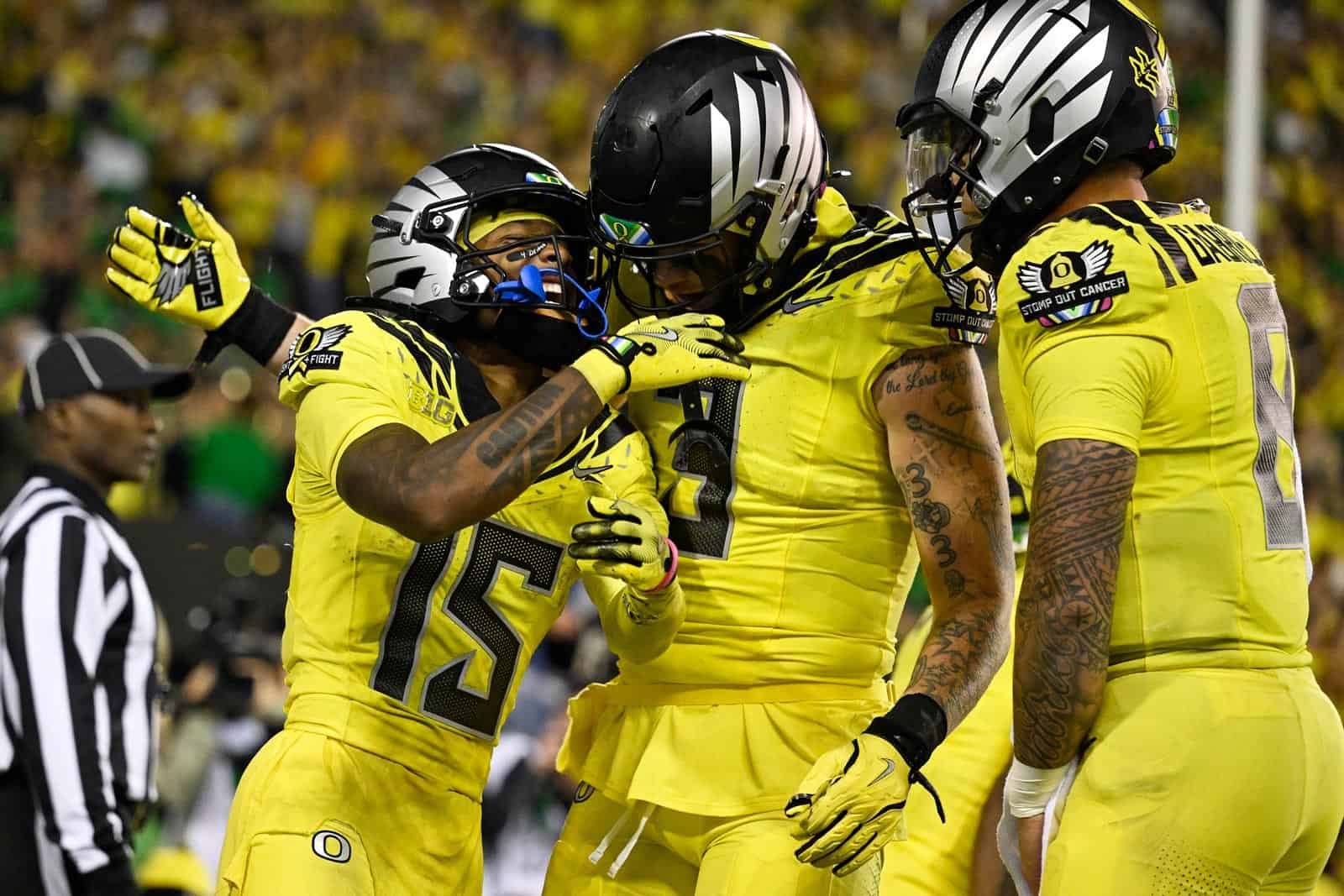 College football rankings: Oregon moves up to third in AP, Coaches polls