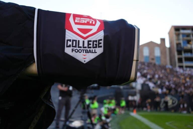 ESPN reveals commentators for 202425 college football bowl games